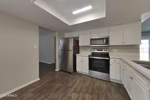 7805 W Cora Ln, Phoenix, AZ 85033 - Photo 6