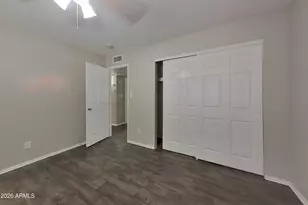 7805 W Cora Ln, Phoenix, AZ 85033 - Photo 8
