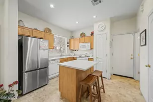 1322 E Dunbar Dr, Phoenix, AZ 85042 - Photo 10