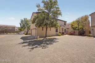 1322 E Dunbar Dr, Phoenix, AZ 85042 - Photo 2