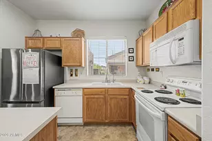 1322 E Dunbar Dr, Phoenix, AZ 85042 - Photo 12