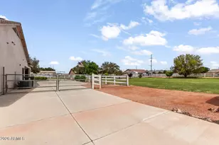 3511 S 201st Dr, Buckeye, AZ 85326 - Photo 32