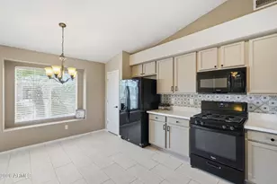 207 E Devon Dr, Gilbert, AZ 85296 - Photo 22