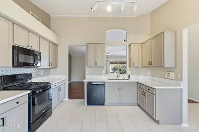 207 E Devon Drive, Gilbert, AZ 85296 - Photo 10