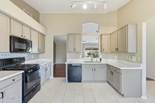 207 E Devon Dr, Gilbert, AZ 85296 - Photo 10