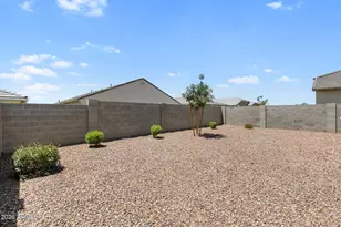 18633 W Desert Holw Dr, Wittmann, AZ 85361 - Photo 22
