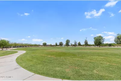 18633 W Desert Hollow Drive, Wittmann, AZ 85361 - Photo 32