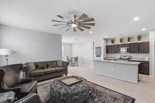 18633 W Desert Holw Dr, Wittmann, AZ 85361 - Photo 4