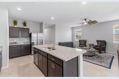 18633 W Desert Hollow Drive, Wittmann, AZ 85361 - Photo 10