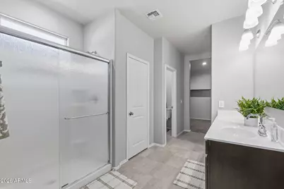 18633 W Desert Hollow Drive, Wittmann, AZ 85361 - Photo 16