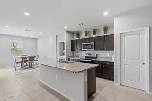 18633 W Desert Holw Dr, Wittmann, AZ 85361 - Photo 6