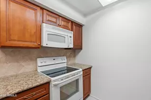 13216 N 99th Dr, Sun City, AZ 85351 - Photo 8
