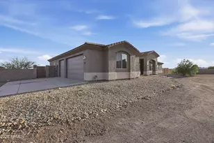 28920 N 201st Ave, Wittmann, AZ 85361 - Photo 4