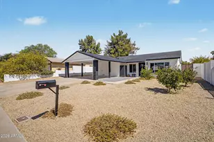 2738 E Windrose Dr, Phoenix, AZ 85032 - Photo 2