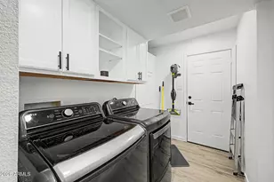 2738 E Windrose Dr, Phoenix, AZ 85032 - Photo 30