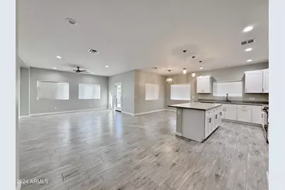 9240 W Debbie Lane, Arizona City, AZ 85123 - Photo 4