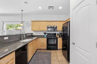 12961 N 88th Lane, Peoria, AZ 85381 - Photo 8