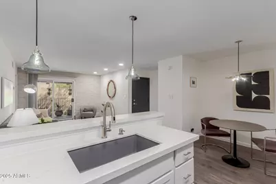 5525 E Thomas Road #M12, Phoenix, AZ 85018 - Photo 8