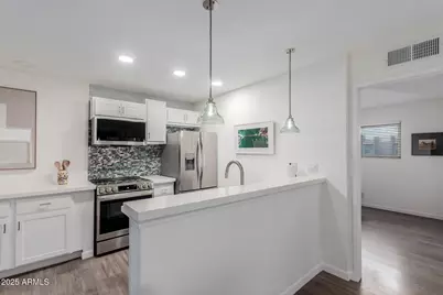 5525 E Thomas Road #M12, Phoenix, AZ 85018 - Photo 6