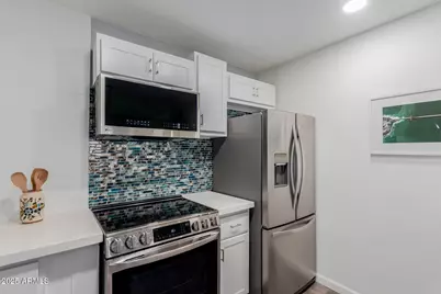 5525 E Thomas Road #M12, Phoenix, AZ 85018 - Photo 4