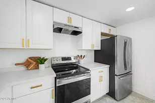 7254 W Wolf St, Phoenix, AZ 85033 - Photo 8