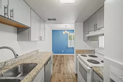 5204 N 42nd Drive, Phoenix, AZ 85019 - Photo 10