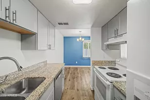 5204 N 42nd Dr, Phoenix, AZ 85019 - Photo 10