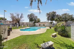 5204 N 42nd Dr, Phoenix, AZ 85019 - Photo 18