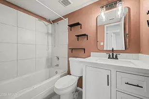 5204 N 42nd Dr, Phoenix, AZ 85019 - Photo 14
