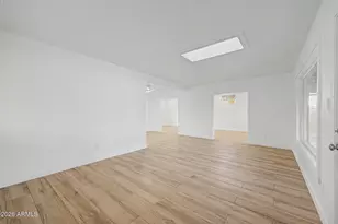 1002 E Glenn Dr, Phoenix, AZ 85020 - Photo 12