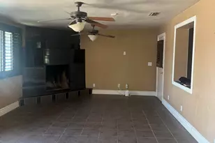 3112 W Acoma Dr, Phoenix, AZ 85053 - Photo 2