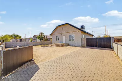 1526 E Marguerite Avenue, Phoenix, AZ 85040 - Photo 1