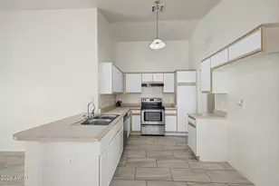 8563 W Mission Ln, Peoria, AZ 85345 - Photo 12