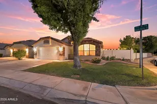 12813 W Monte Vista Rd, Avondale, AZ 85392 - Photo 2