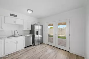 1467 S Lazona Dr, Mesa, AZ 85204 - Photo 2