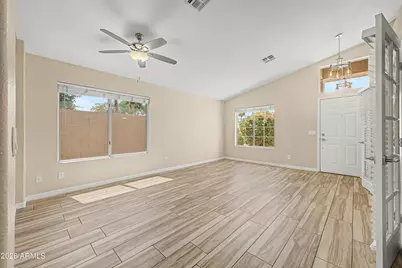661 W Liberty Lane, Gilbert, AZ 85233 - Photo 10