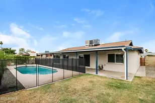 10624 N 47th Dr, Glendale, AZ 85304 - Photo 14