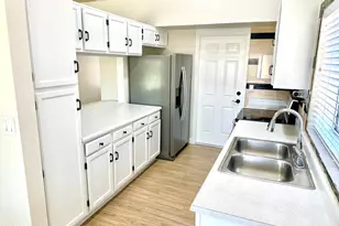 146 W Ivyglen St, Mesa, AZ 85201 - Photo 8