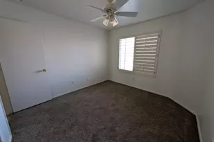 8918 W Paradise Ln, Peoria, AZ 85382 - Photo 16