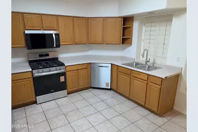 8918 W Paradise Lane, Peoria, AZ 85382 - Photo 8