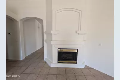 8918 W Paradise Lane, Peoria, AZ 85382 - Photo 4