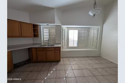 8918 W Paradise Lane, Peoria, AZ 85382 - Photo 6