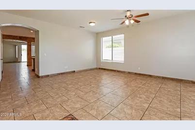 49 E Mill Reef Drive, San Tan Valley, AZ 85143 - Photo 4