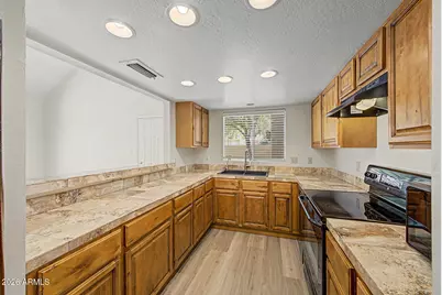 4213 W Calavar Road, Phoenix, AZ 85053 - Photo 8