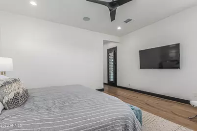 712 E Buist Avenue, Phoenix, AZ 85042 - Photo 24