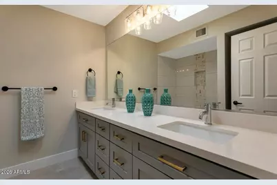 8330 E San Benito Drive, Scottsdale, AZ 85258 - Photo 24