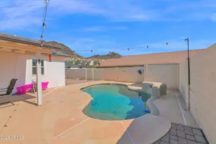 9040 N 14th Pl, Phoenix, AZ 85020 - Photo 32