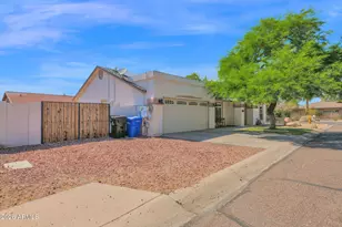 9040 N 14th Pl, Phoenix, AZ 85020 - Photo 2