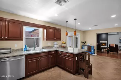 9040 N 14th Place, Phoenix, AZ 85020 - Photo 12