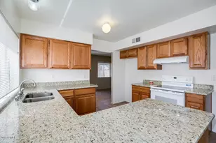 10640 N 66th Ave, Glendale, AZ 85304 - Photo 24